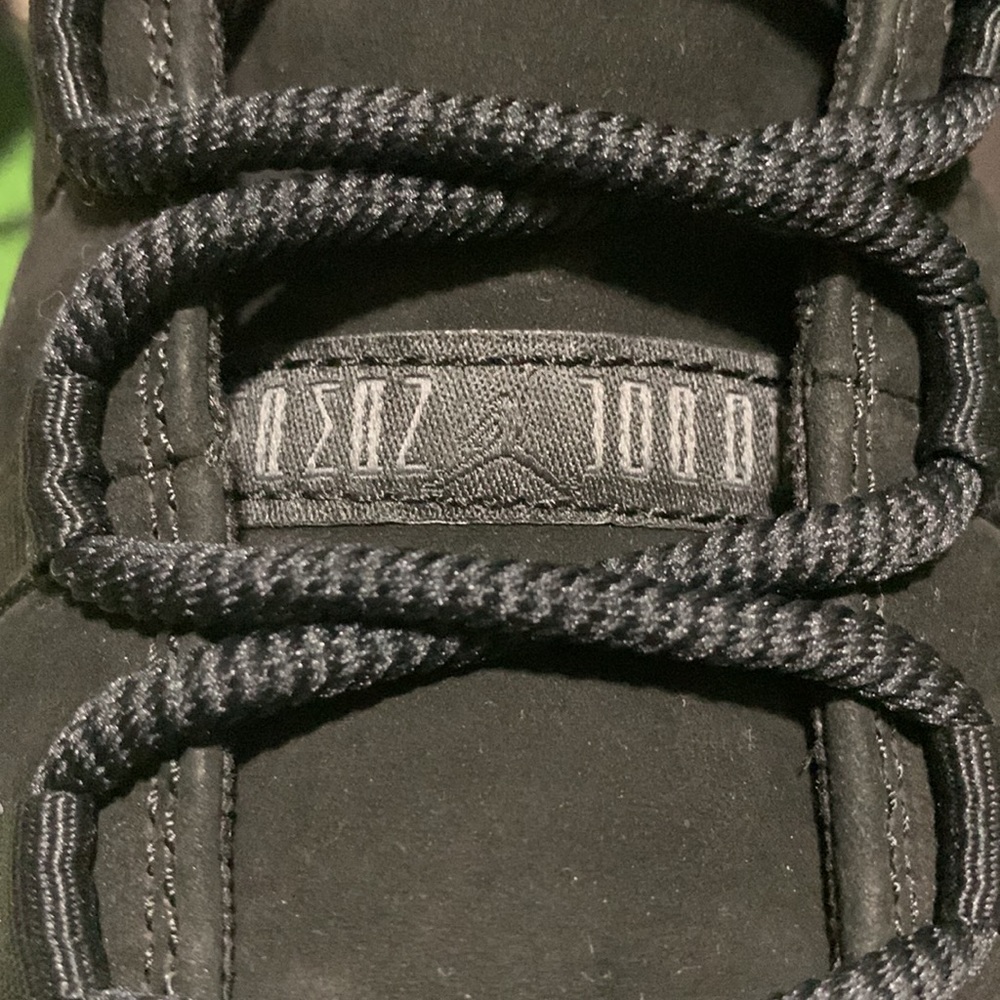 AIR JORDAN 11 RETRO Cap & Gown 🔥 - Picture 8 of 10